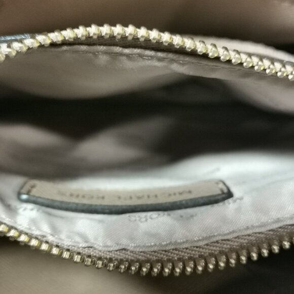 Olive/Gold Pebbled Leather Satchel/Crossbody EUC # 250 - Picture 8 of 14